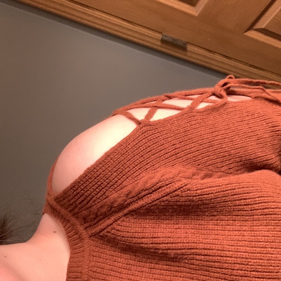 Sweater - Picture 3 of 4